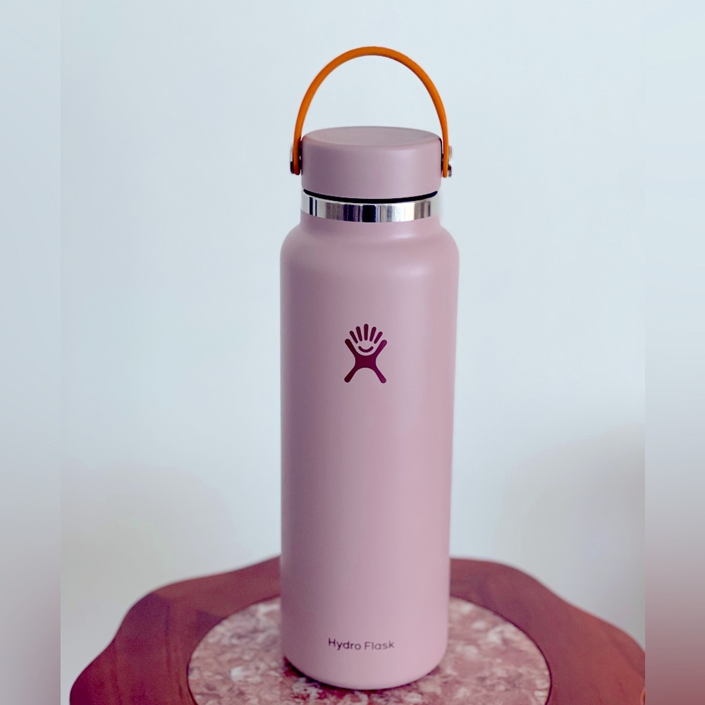 BNWOT Hydro Flask 40 oz